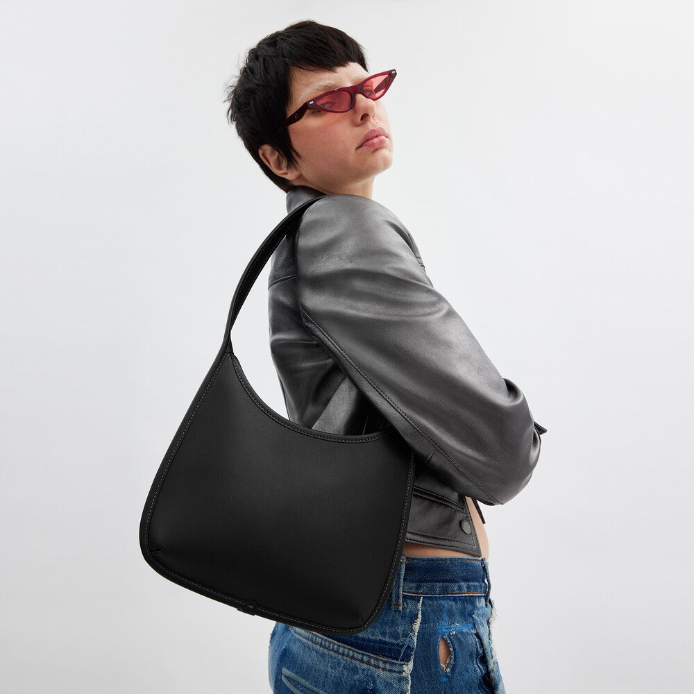 Coach Curve Zip Bag - Black