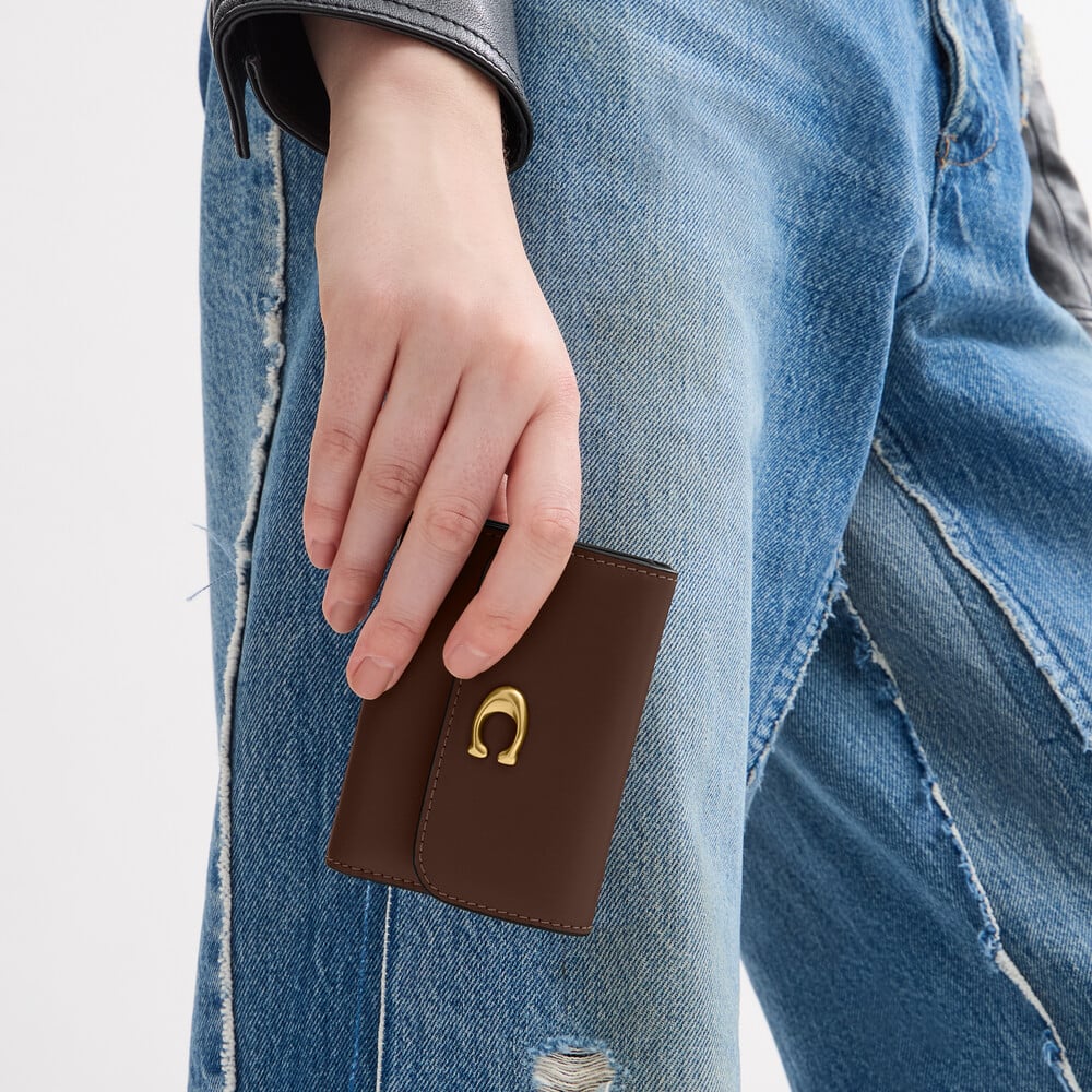 Coach Essential Card Holder Wallet - Brown