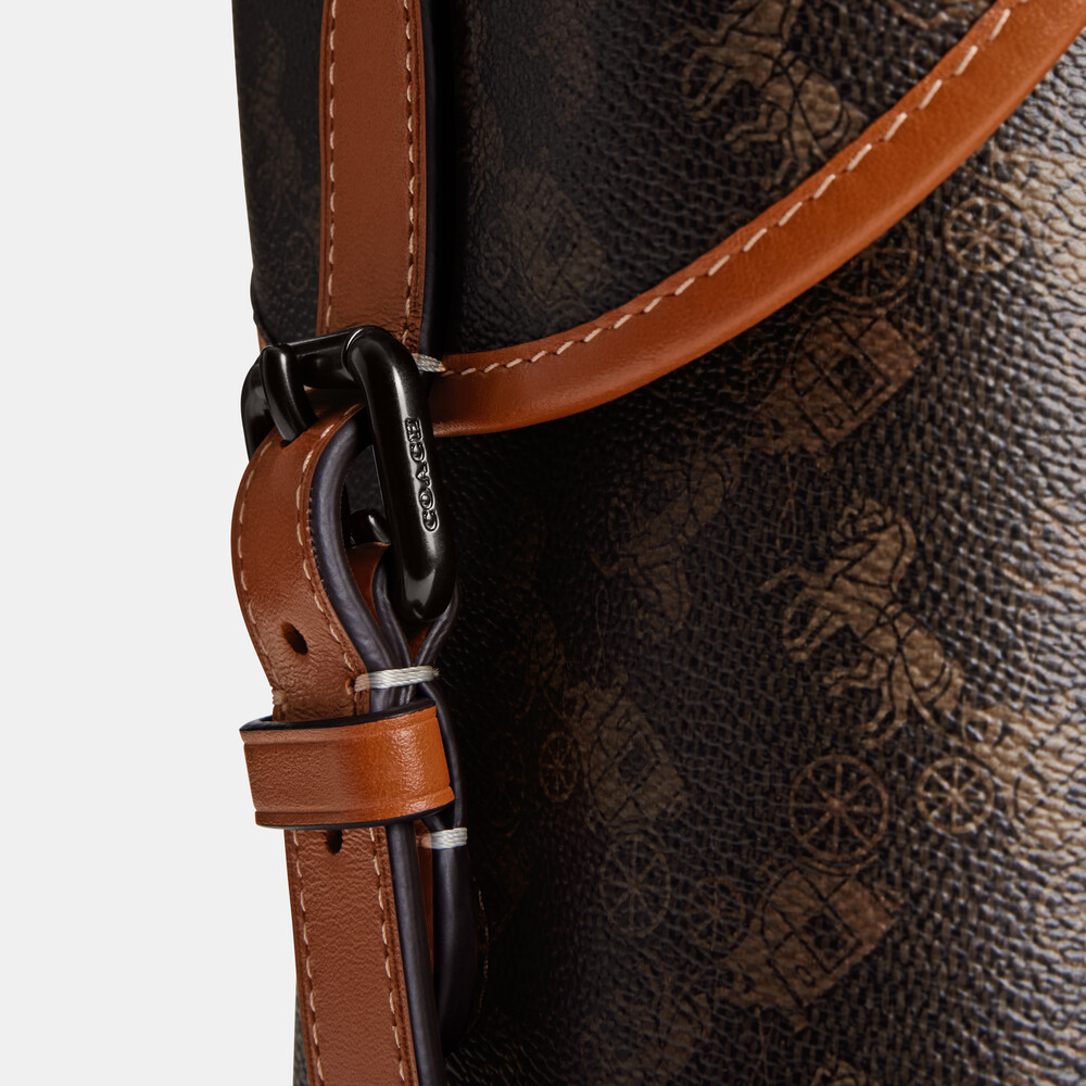 Coach Hitch Backpack With Horse And Carriage Print 31 - BLK